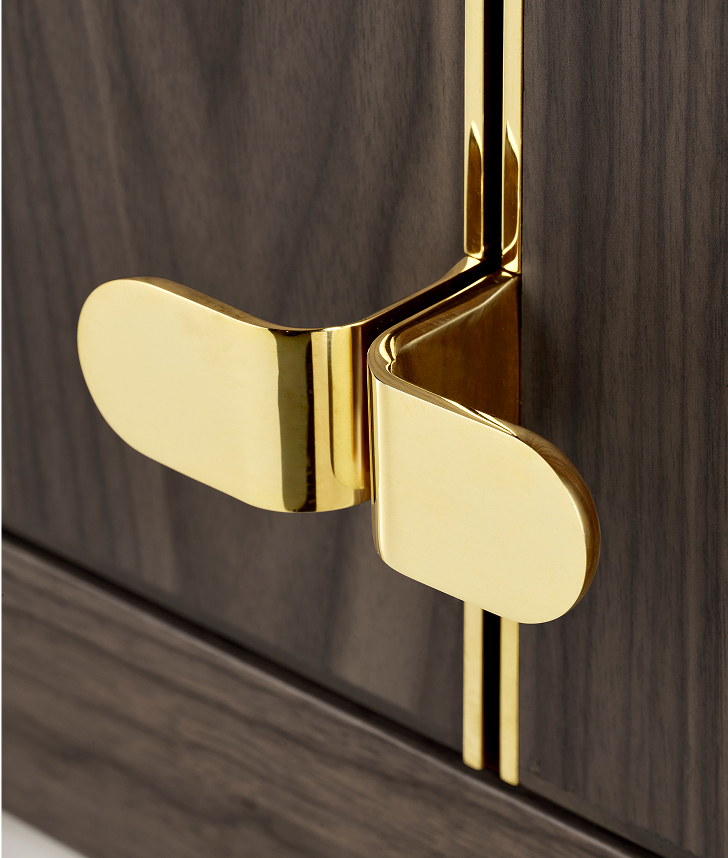 Alta Slim features a refined silhouette, perfectly complimenting the Alta aesthetic.