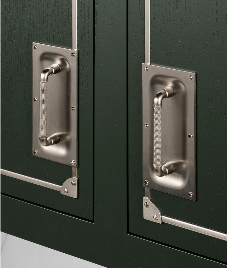 Pullman Porter offers a softer, more rounded corner profile, adding a subtle elegance to its architectural form.