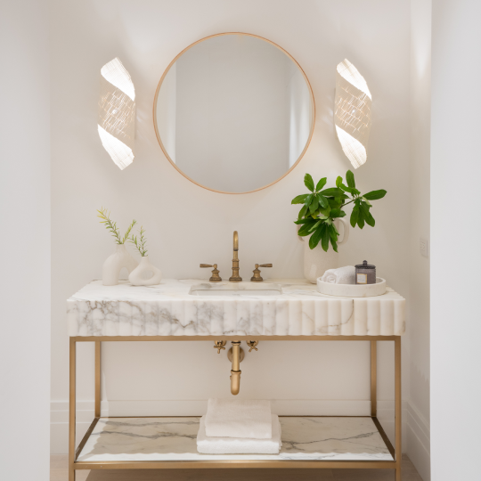 FORO LAVATORY FAUCET IN VINTAGE BRASS