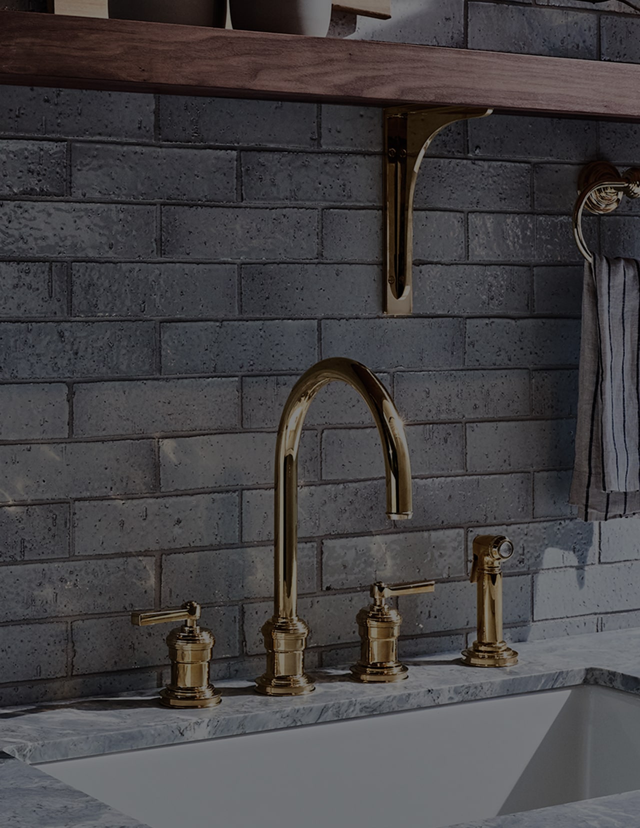 With a vast array of sizes and styles, from classic to modern, we make it easy to find the perfect kitchen faucets, pot fillers and water dispensers for your projects.