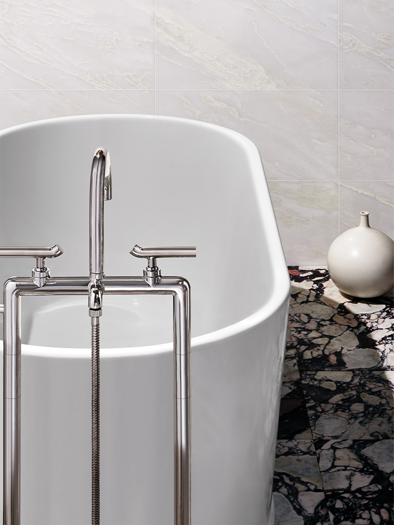 Modern Bath Tub with new Bond Tub Filler