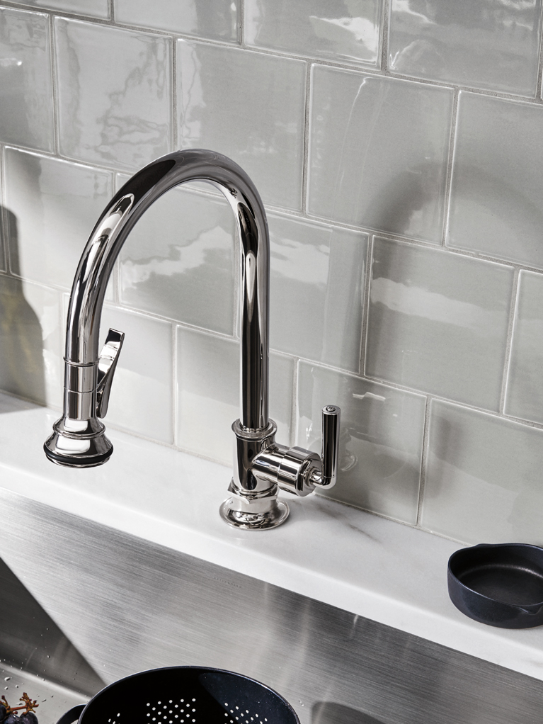 HENRY ONE HOLE GOOSENECK KITCHEN FAUCET WITH PULL-DOWN SPRAY AND METAL LEVER HANDEL, KERR STAINLESS STEEL KITCHEN SINK WITH CENTER DRAIN, ARCHITCTONICS BACKSPLASH IN GLASGOW AND KEYSTONE SLAB COUNTERTOP CONTACT A PRODUCT EXPERT