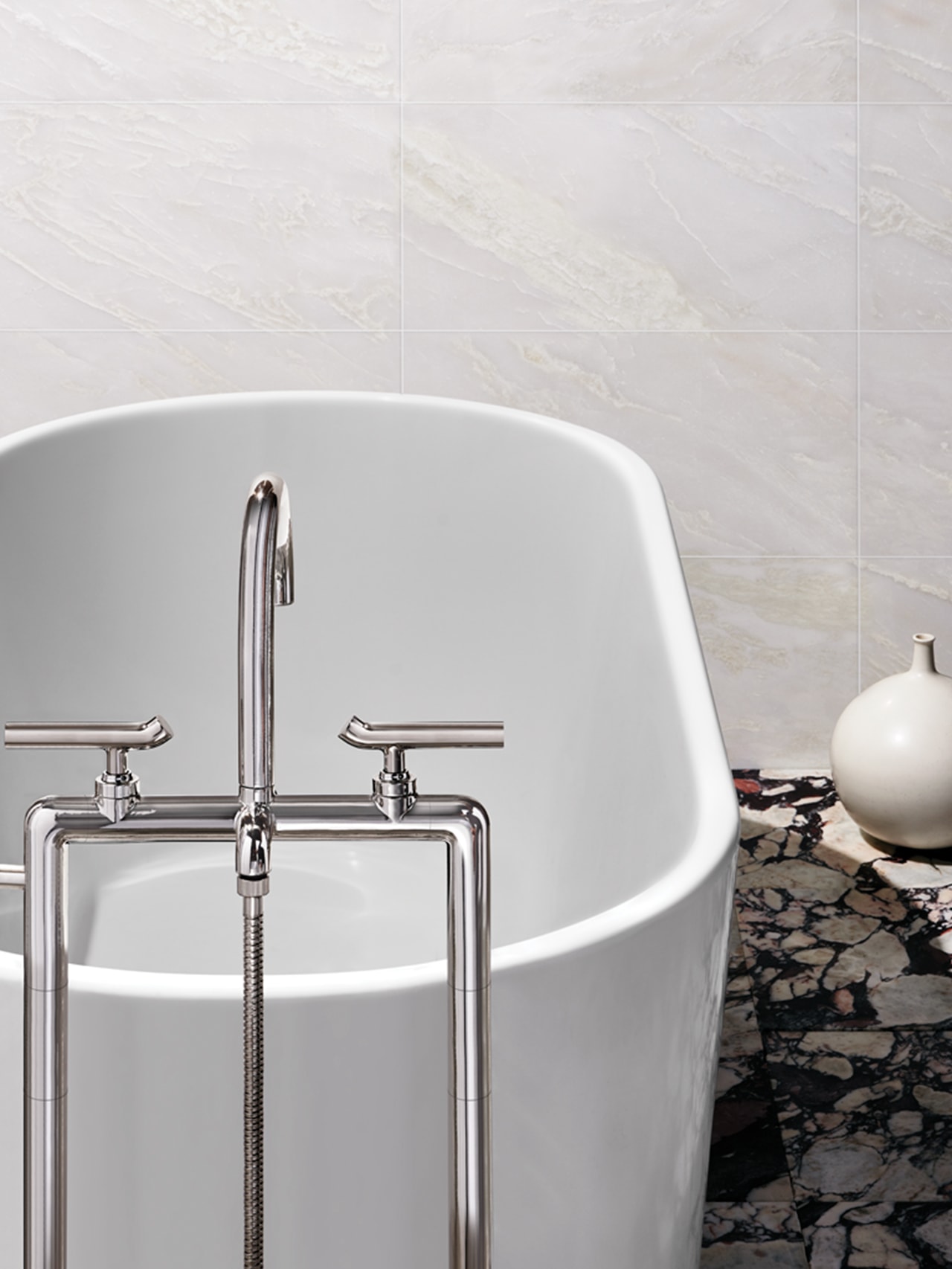 Modern Bath Tub with new Bond Tub Filler